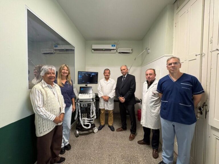 Nuevo ecógrafo de alta precisión instalado en el Hospital Geriátrico Juana Francisca Cabral de Corrientes