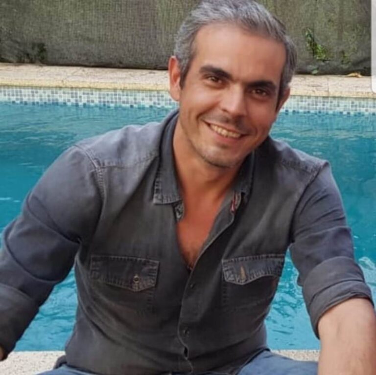 Nicolás Santinón durante una entrevista radial hablando sobre el desarrollo de Santa Lucía.