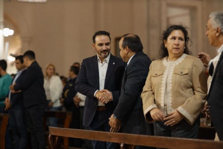 Vista del centro histórico de Itatí con la Basílica de fondo y obras en plazas