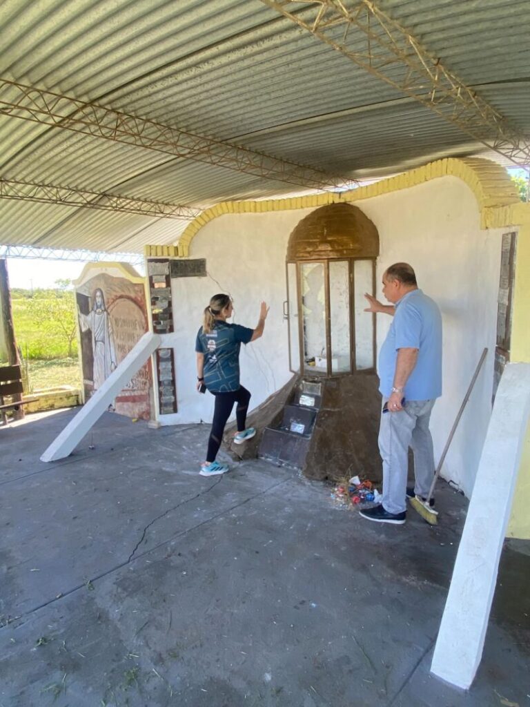 Gruta de la Virgen de los Remedios en Parada Coco, Empedrado, donde ocurrió la profanación.