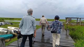 Personas participando en una capacitación sobre drones y conservación en el Iberá, Corrientes.