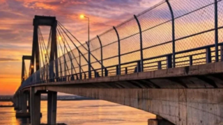 Vista del puente General Manuel Belgrano, que conecta las provincias de Corrientes y Chaco.