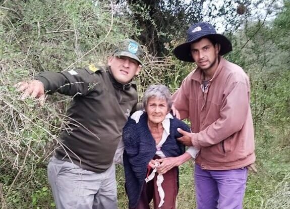 Efectivos de la Policía Rural y Ecológica en zona de monte durante operativo de búsqueda