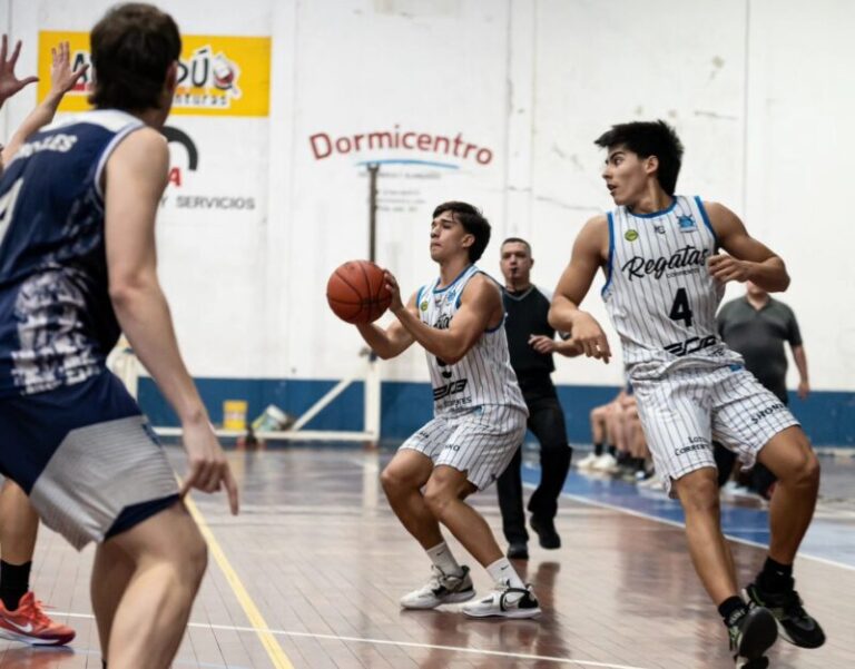 Partido de básquet de la ABCC en Corrientes