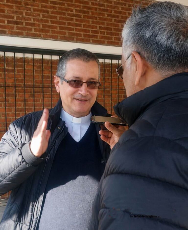 Peregrinos en la 40ª Peregrinación de los Trabajadores hacia el santuario de San Cayetano en Riachuelo